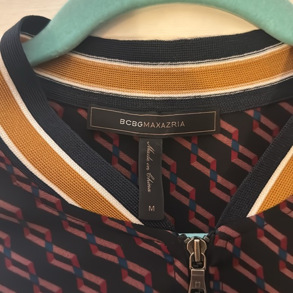 Super cute BCBGMAXAZRIA dress. Perfect for fall! - Picture 2 of 4